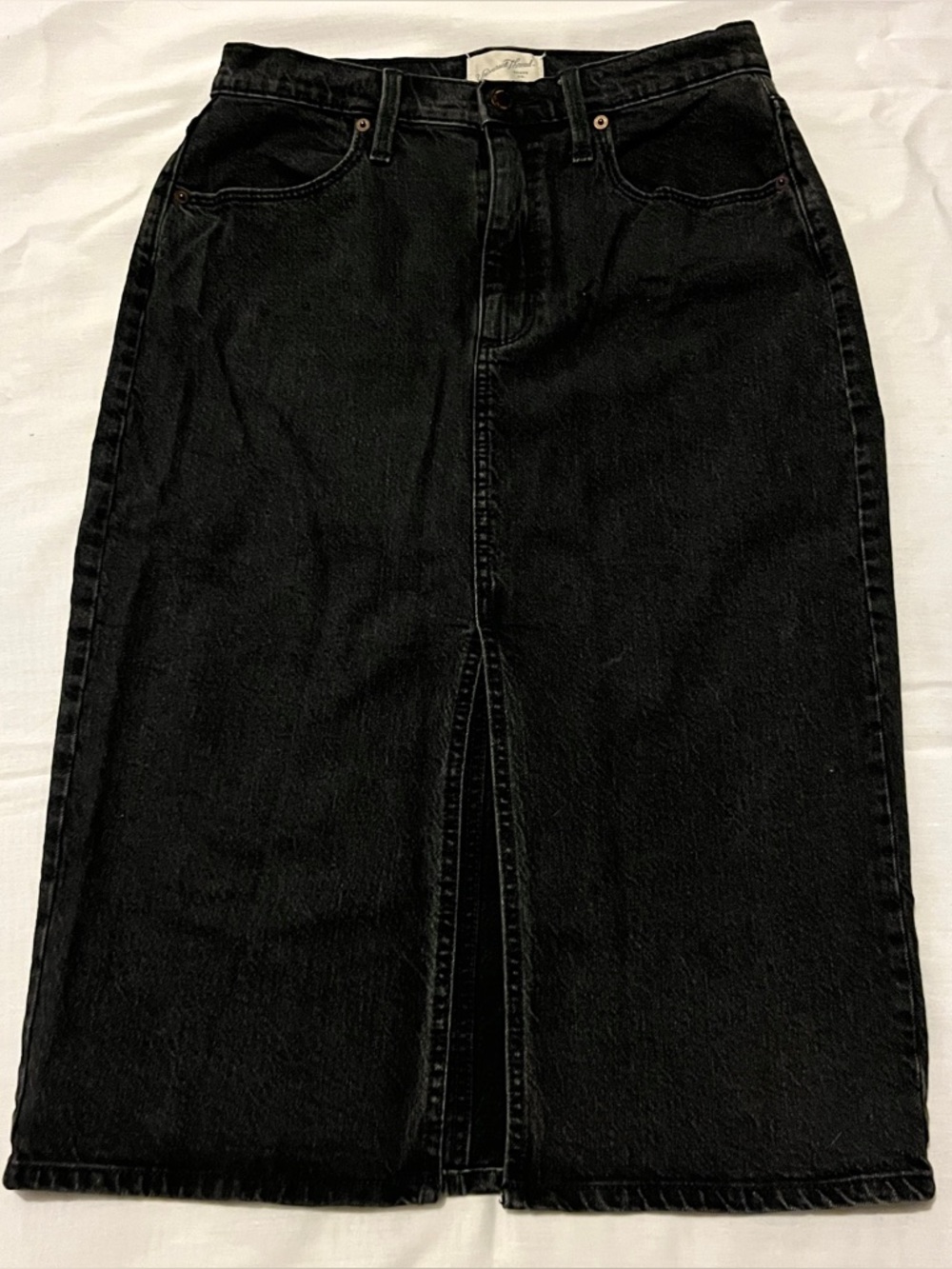 Universal Thread Black Denim Jean Skirt w Front Slit - Size 8
